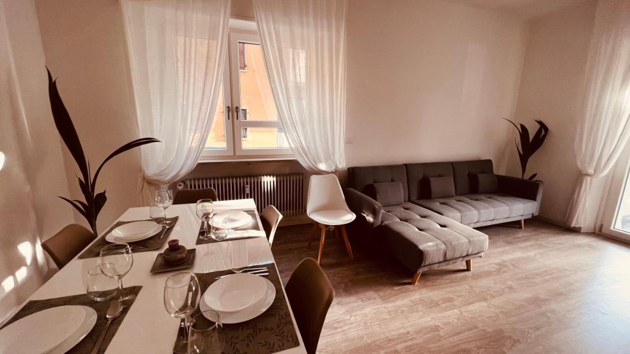 White House Lounge Supreme Apartment ウーディネ エクステリア 写真
