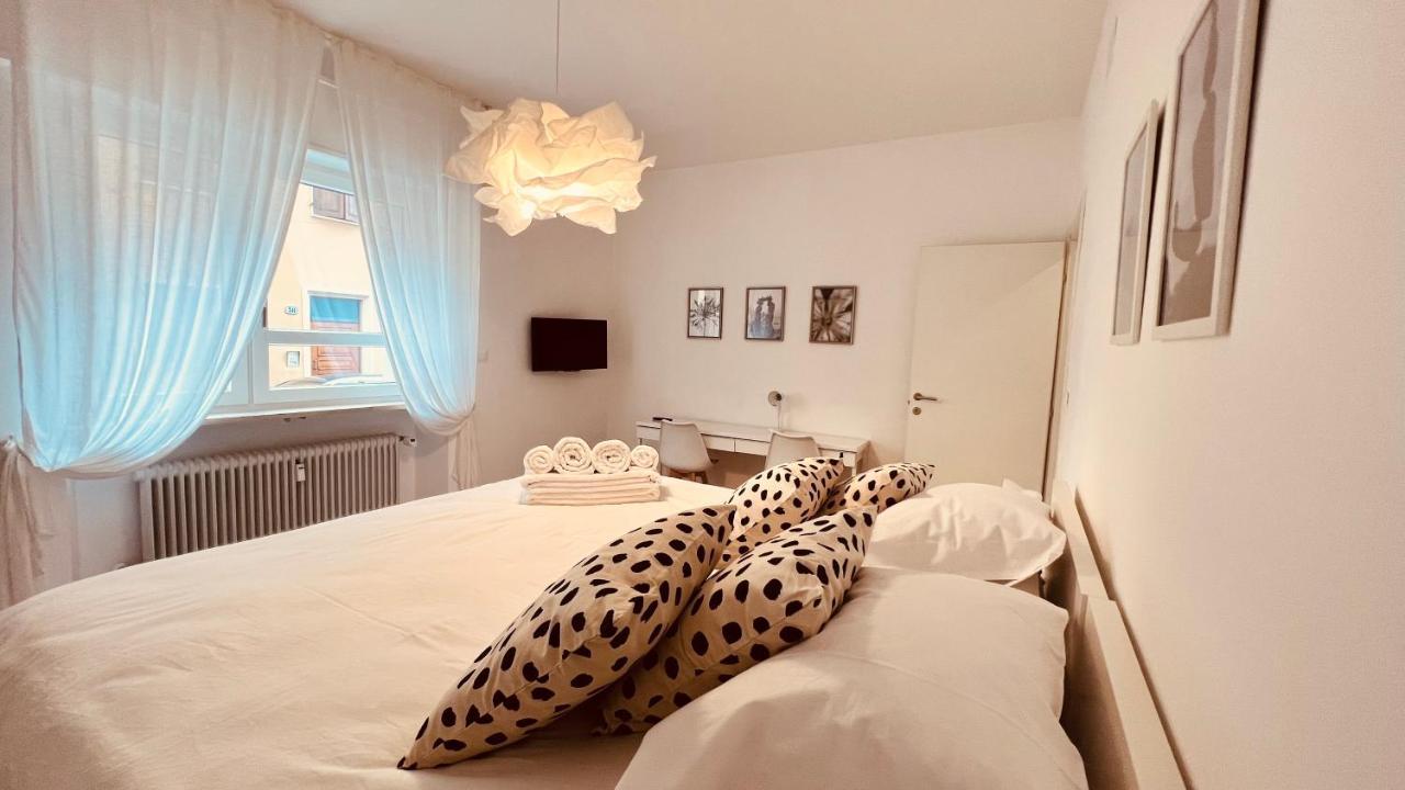 White House Lounge Supreme Apartment ウーディネ エクステリア 写真